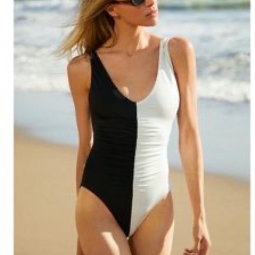 Solid and striped NWT bathing suit. The Lucia.